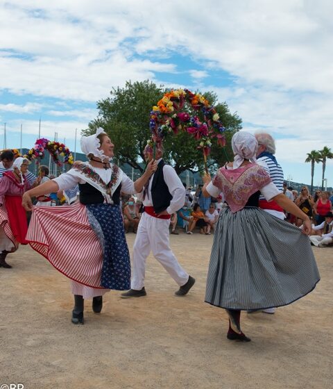 Danses provençales lors des fêtes votives de Cavalaire