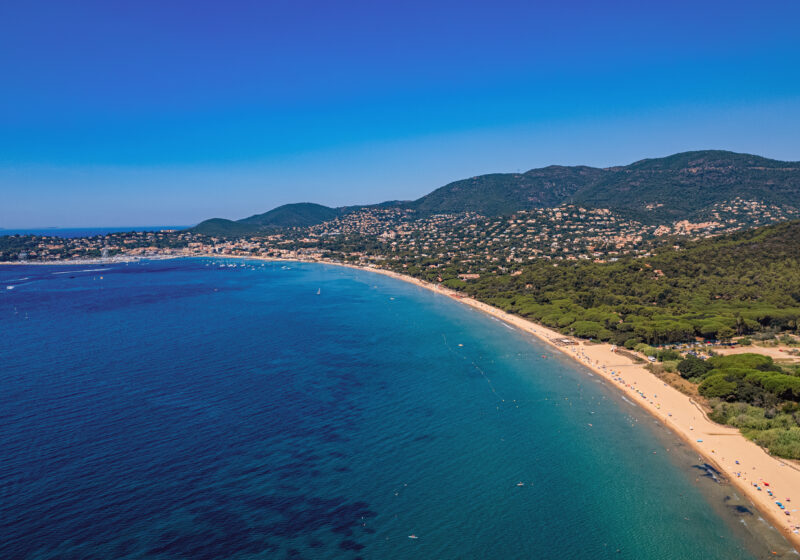 Plage de Cavalaire, 4 km de sable doré