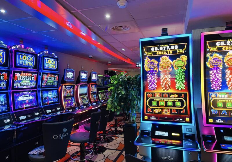 Machines à sous dans le Casino de Jeux de Cavalaire sur mer dans le Golfe de Saint Tropez