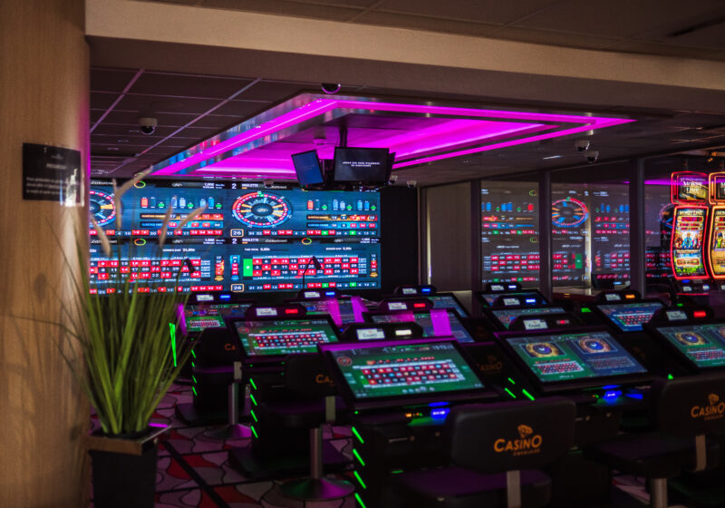 Machines à sous du Casino de jeux de Cavalaire dans le golfe de saint tropez